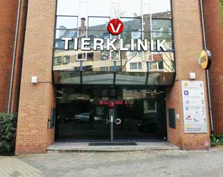 Tierklinikeingang
